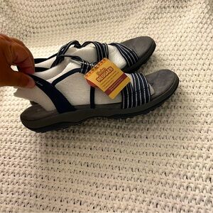 Clark’s Reggae Sandals